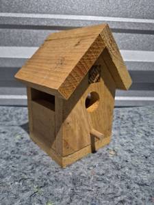 lot 232 image: Handmade Cedar Birdhouse with Removable Roof