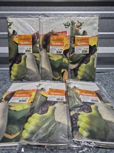 lot 236 image: Lot of 6 Shrek 2 Movie Themed Party Table Covers Set