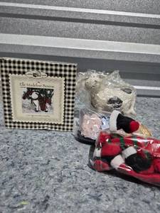 lot 265 image: Cobble Creek Elle Madeline Bovine Cow Figurine with 6 Outfits
