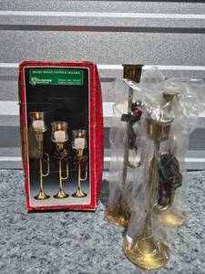 lot 280 image: Brass Bugle Candle Holder Set with Christmas Ribbons