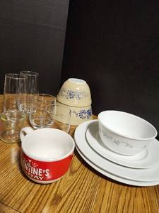 lot 292 image: Mixed Dinnerware and Glassware Set with Valentines Day Mug