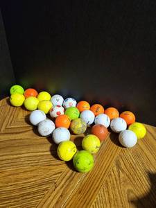 lot 298 image: Mixed Brand Golf Balls Collection - 30 Pieces