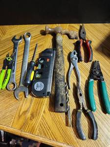 lot 312 image: Mixed Hand Tools and Hardware Collection Lot