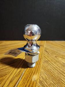 lot 314 image: Tow Smart Chrome Hitch Ball 1-78 Inch