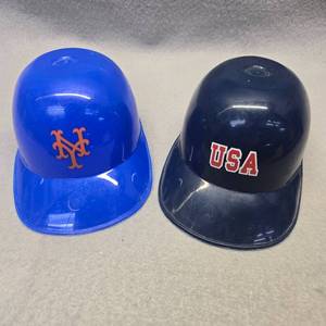 lot 352 image: New York Mets and Team USA Mini Baseball Batting Helmets
