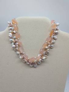 lot 674012 image: Pink Beaded Necklace with Glass Pearlized Accents by Beth Cosner