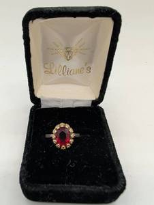 lot 674022 image: Faux Gold Plated Red Stone Ring in Lillianes Jewelry Box