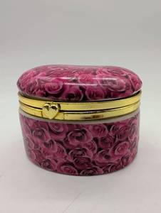 lot 674043 image: Pink Rose Pattern Jewelry Box with Gold Trim