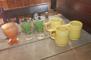 lot 4200 image: Frankoma Coffee Cups and More