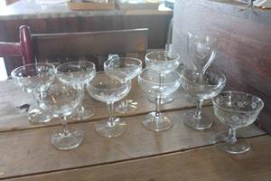 lot 4212 image: Vtg. Etched Glass Stem Glasses