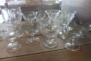 lot 4213 image: Vtg. Etched Glass Stem Glasses