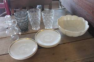 lot 4214 image: Vtg. USA Serving Bowl and More