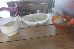 lot 4233 image: Vtg. Glasbake Divided Dish, Fiesta Ware Gravy Bowl & More