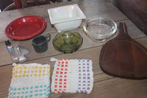 lot 4235 image: Vintage Jelly Bowls and More