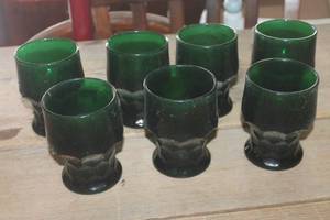 lot 4255 image: Vtg. Anchor Hocking Green Glass Tumblers