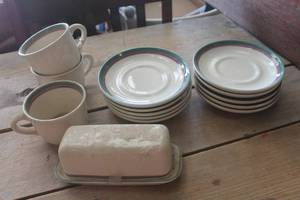 lot 4282 image: Vtg. Pfaltzgraff Dishes & Butter Dish needs cleaning