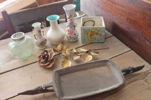 lot 4308 image: Vintage Vases, Planter and More