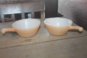 lot 4317 image: Vintage Fire King Soup Bowls