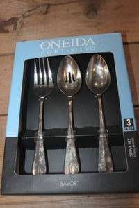 lot 4327 image: NIB Oneida Serving Set