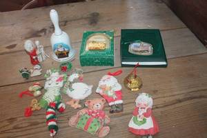 lot 4333 image: Vtg. Christmas Bell, Ornaments & More