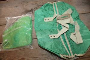 lot 4334 image: NIP Weekend Duffel Bags