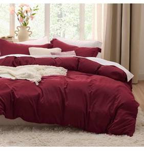 lot 70733 image: UPDATED Burgundy Duvet Cover Set with Pillow Shams 80x90 FULL Size - Retail $45