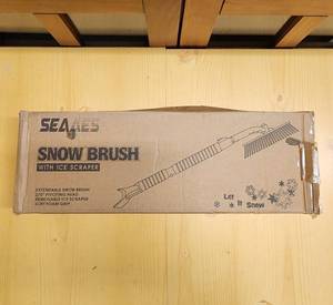 lot 70776 image: Extendable Snow Brush with Ice Scraper - Retail $20