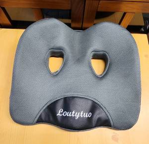 lot 70822 image: Loytuo Memory Foam Seat Cushion - Retail $25