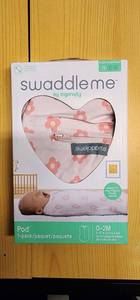 lot 70829 image: SwaddleMe Pod Newborn Sleep Swaddle 0-2M Pink Floral - Retail $15