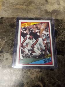 lot 1270 image: 1984 Topps Walter Payton Chicago Bears Football Card