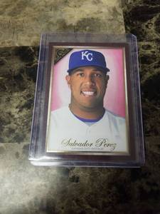 lot 1294 image: 2019 Topps Gallery Salvador Perez Kansas City Royals Baseball Card