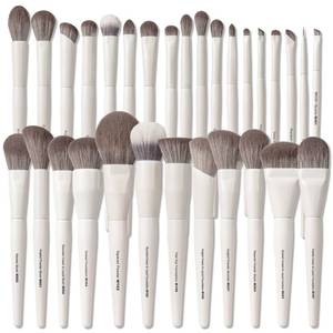 lot 18348 image: VYNESTRA 30 Pcs Pro Grade Makeup Brushes Set with Dense Ultra Soft Bristle,Elegant Design Luxury Make up Brushes for Foundation,Face Blending Powder, Contour, Bronzer,Highlight, Concealer, Eyeshadow