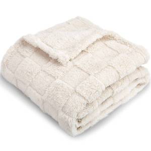 lot 18359 image: HOMRITAR 3D Gingham Fleece Baby Blanket for Girls Boys Chessboard Grid Warmer Comfort Reversible Shaggy Cozy Decor for Home Bed Blanket for Toddlers 30 x 40 Inches Cream