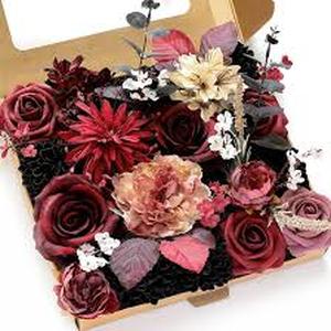 lot 9287 image: Artificial Flower Collection in Gift Box
