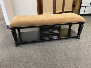 lot 900 image: Single drawer upholstered dressing bench 18 x 53 x 18 in