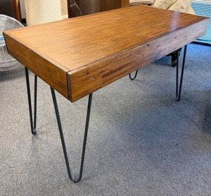 Single drawer writers desk 30 x 48 x 25 in