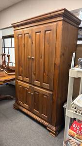 lot 916 image: TV armoire 75 x 48 x 24 in (has some damage at lower right inside hinge area)