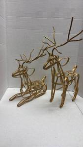 lot 1030 image: Gold Metal Wire Frame Reindeer Christmas Decorations tallest is 20 inches