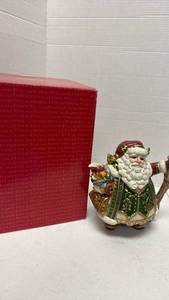lot 1060 image: Fitz and Floyd Christmas Santa Teapot with Lid