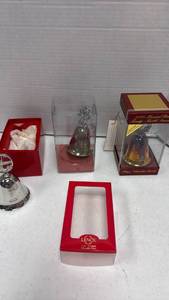 lot 1073 image: Lenox Kirk Stieff Silver Plated Christmas Bell Collection 1998-2000