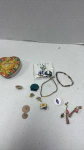 lot 1110 image: Mixed Jewelry and Accessories Lot