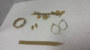 lot 1111 image: Womens jewelry