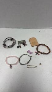 lot 1114 image: Womens jewelry