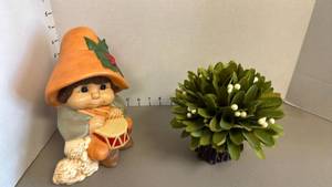 lot 1228 image: Ceramic drummer boy and mistletoe topiary