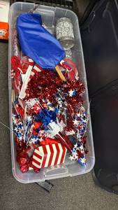 lot 1230 image: Fourth of July decor