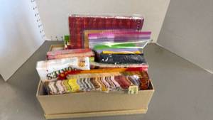 lot 1251 image: Napkins in storage box