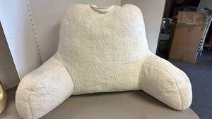 lot 1310 image: Bed rest pillow