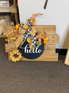 lot 1410 image: Fall hello decor 16 x 24 in
