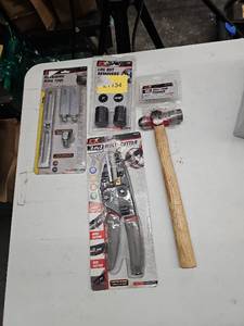 lot 20670 image: Lot of Miscellaneous Tools