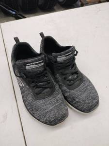 lot 20719 image: Skechers Womens Flex Appeal trainers - 9.5